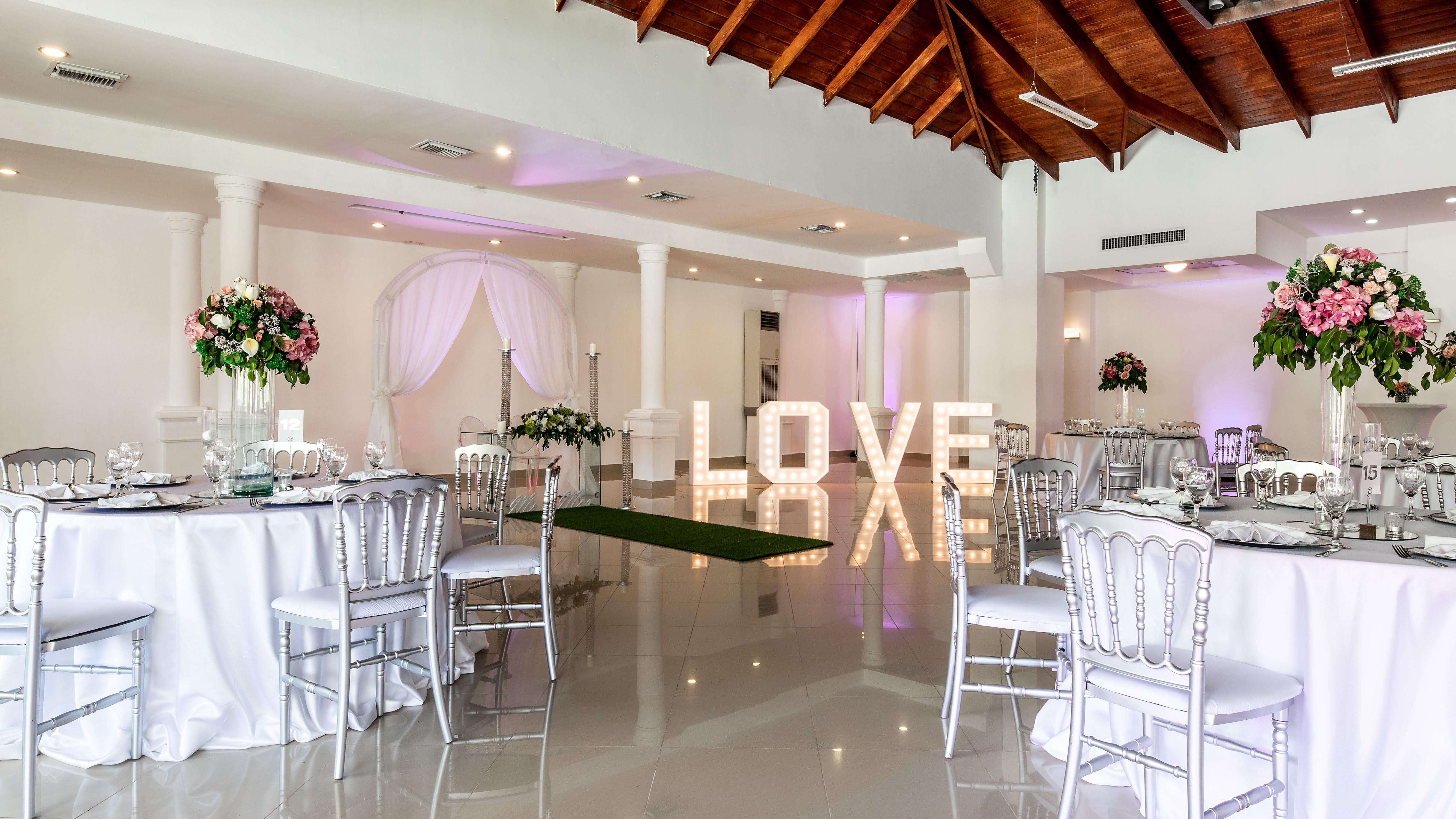 Be Live Collection Punta Cana (Adults Only) מראה חיצוני תמונה The interior of the ballroom at the Riverview Mansion