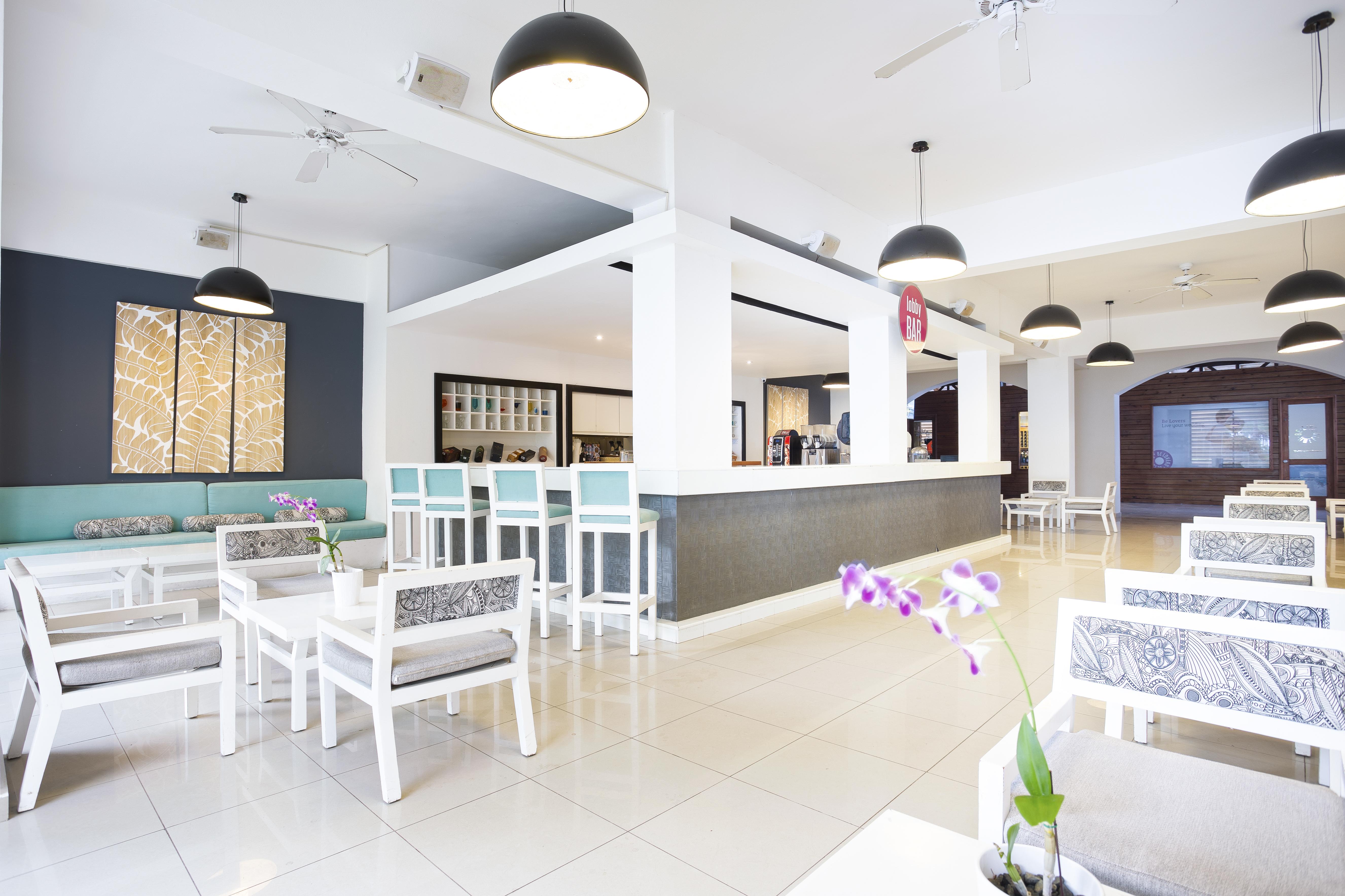 Be Live Collection Punta Cana (Adults Only) מראה חיצוני תמונה The interior of the lounge