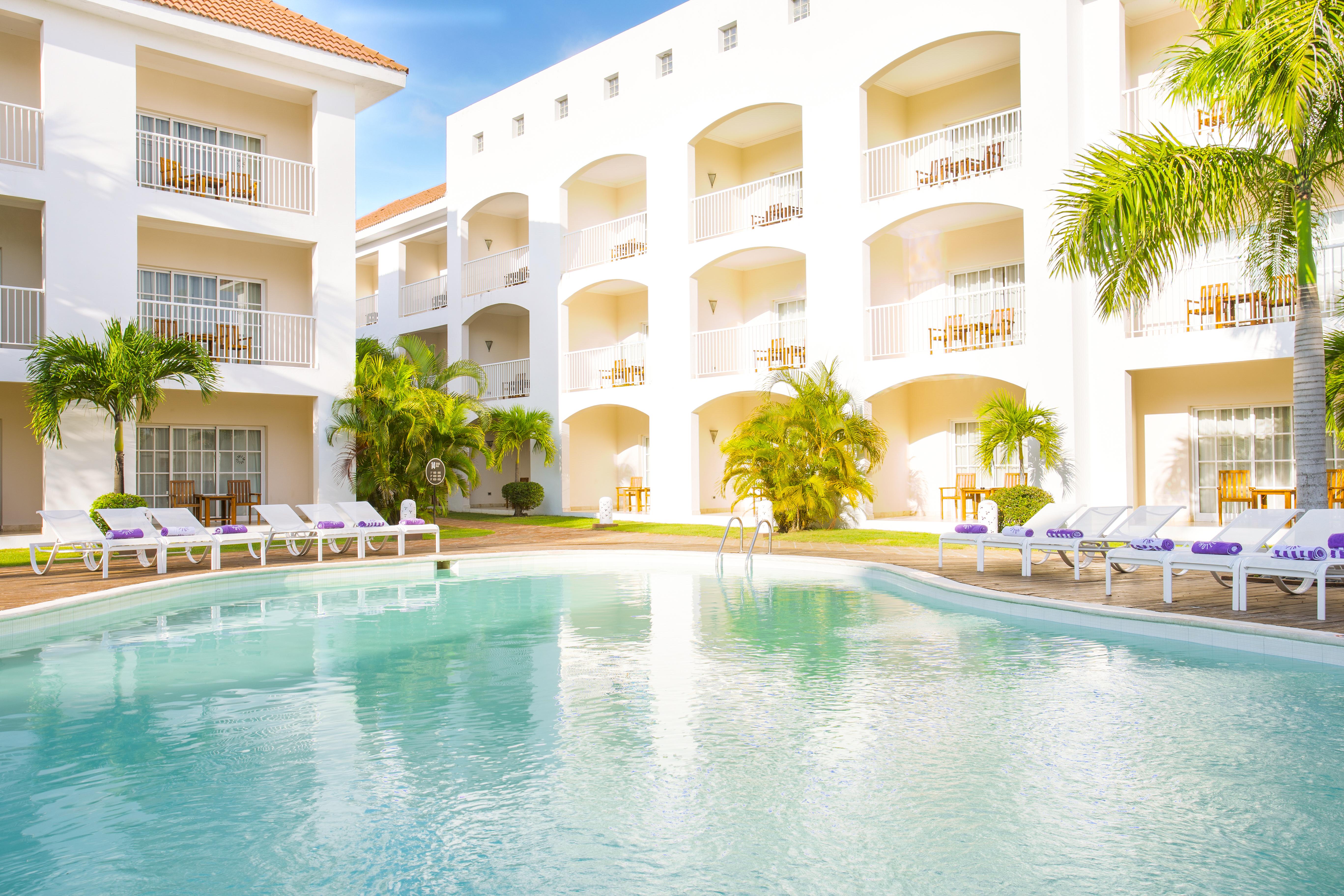 Be Live Collection Punta Cana (Adults Only) מראה חיצוני תמונה The pool at the Iberostar Grand Hotel Bávaro