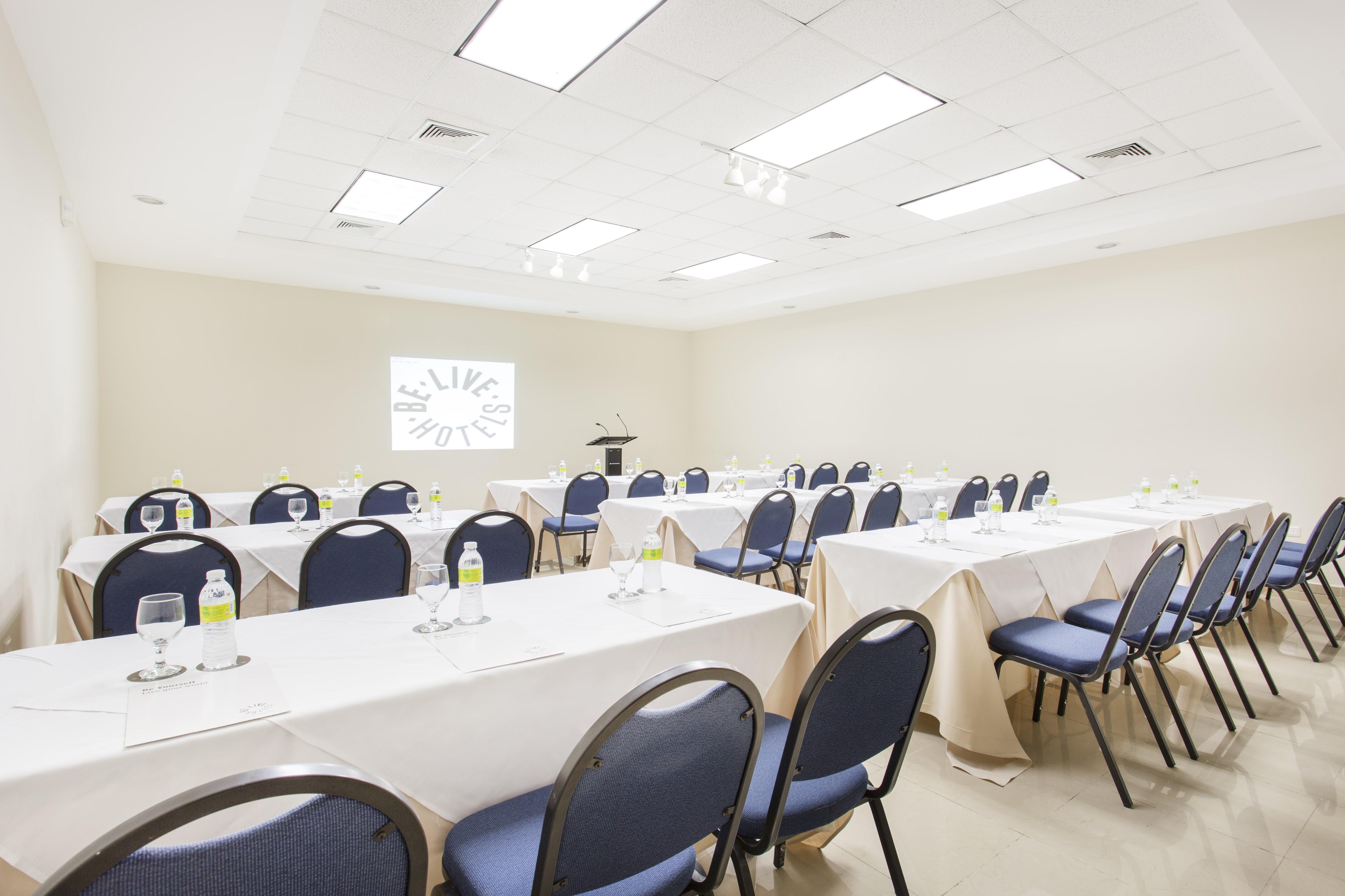 Be Live Collection Punta Cana (Adults Only) מראה חיצוני תמונה Meeting room at the hotel
