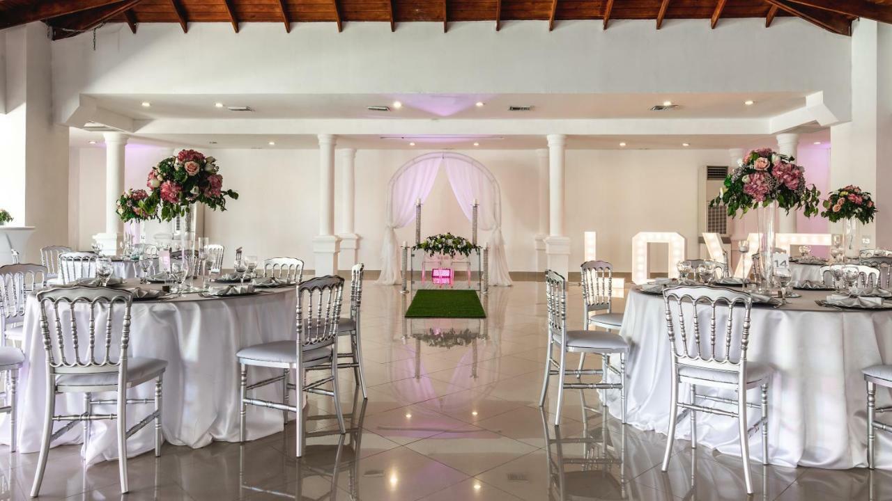 Be Live Collection Punta Cana (Adults Only) מראה חיצוני תמונה The interior of the ballroom at the hotel